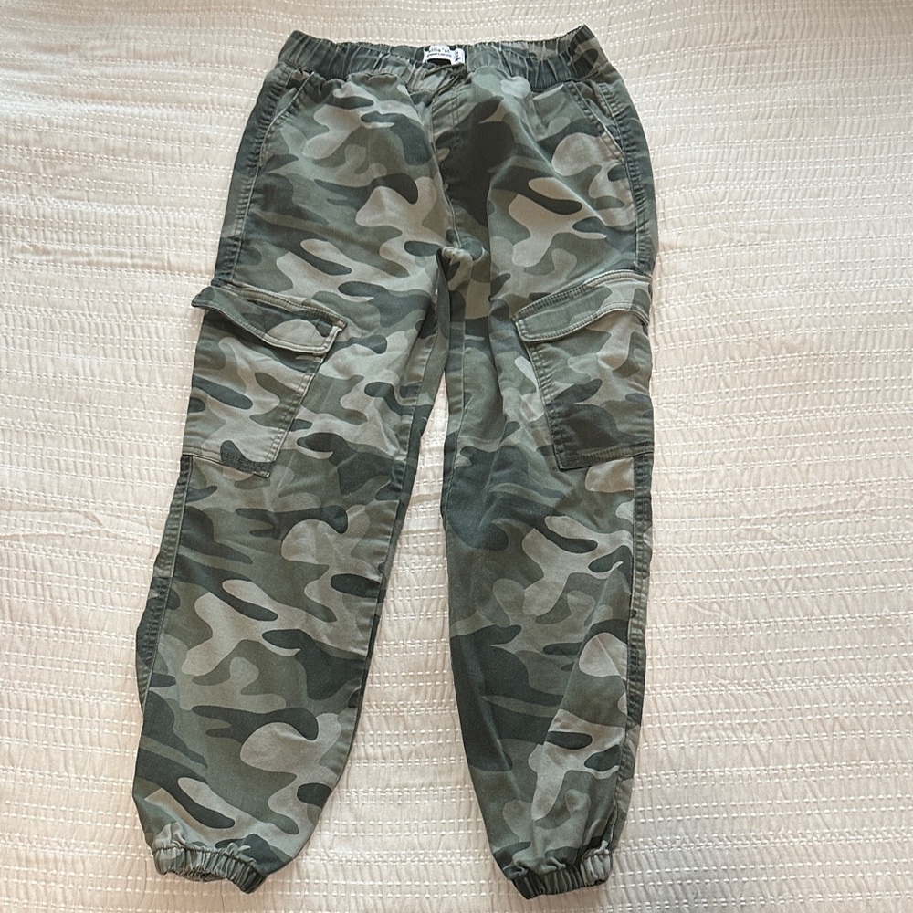 Woman’s Camouflage Cargo Pants